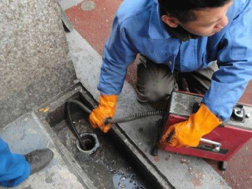 科尔沁疏通下水道